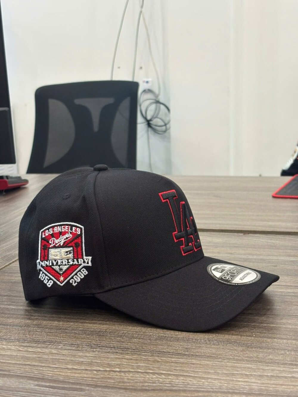 Black LA 9FORTY Adjustable Baseball Cap Red Embroidered Logo Streetwear Hat